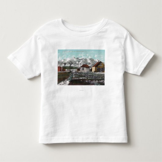 Uitzicht van de stad en de berg na een lentesneeuw kinder shirts (Voorkant)