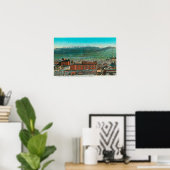 Uitzicht van de stad en het hooggebergte poster (Thuiskantoor)