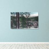 Uitzicht van de stad Guerneville, CA Canvas Afdruk (Insitu (Houten vloer))