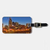 Uitzicht van de stad skyline bij de schemering bagagelabel (Voorkant horizontaal)