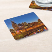 Uitzicht van de stad skyline bij de schemering kartonnen onderzetters (Schuin)