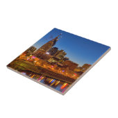 Uitzicht van de stad skyline bij de schemering tegeltje (Zijkant)