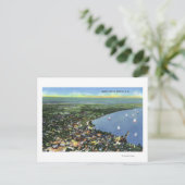 Uitzicht van de stad, zeilboten op het meer briefkaart (Staand voorkant)