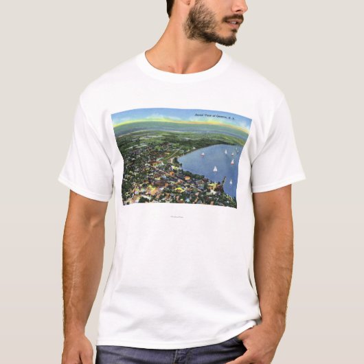Uitzicht van de stad, zeilboten op het meer t-shirt (Voorkant)