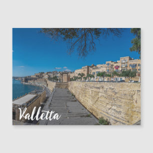 Uitzicht van de stadsmuur en de haven in Valletta