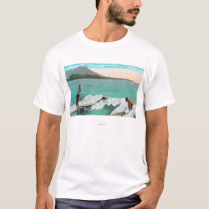 Uitzicht van de Surfers Board Riding, één die ee T-shirt