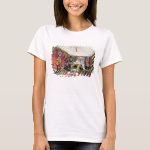 Uitzicht van de tentenkamer en ivoorgekloonde troo t-shirt