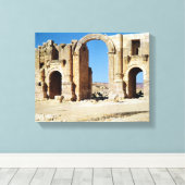 Uitzicht van de Triumphal Arch, ingebouwd c.129 AD Canvas Afdruk (Insitu (Houten vloer))