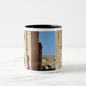 Uitzicht van de Triumphal Arch, ingebouwd c.129 AD Tweekleurige Koffiemok (Center)