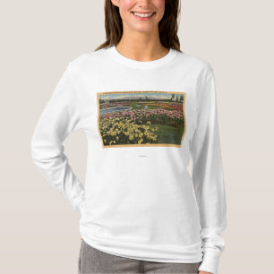 Uitzicht van de tuin van het gemeenteRoos T-shirt