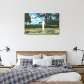 Uitzicht van de tuinen en fonteinen van Tanglewood Canvas Afdruk (Insitu (Slaapkamer))