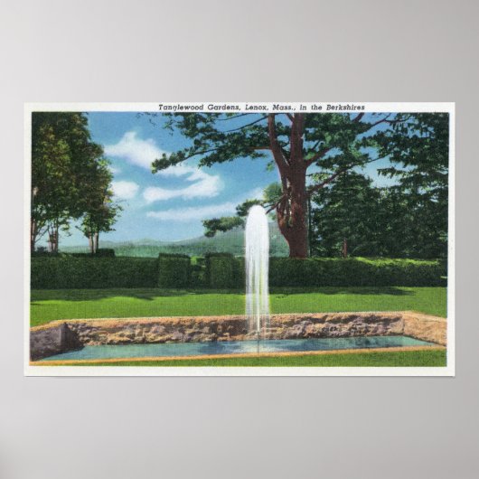 Uitzicht van de tuinen en fonteinen van Tanglewood Poster (Voorkant)