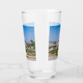 Uitzicht van de tuinen nabij het paleis Basse Belv Glas (Rechts)