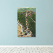Uitzicht van de Winding Trail, Castle, Top Canvas Afdruk (Insitu (Houten vloer))