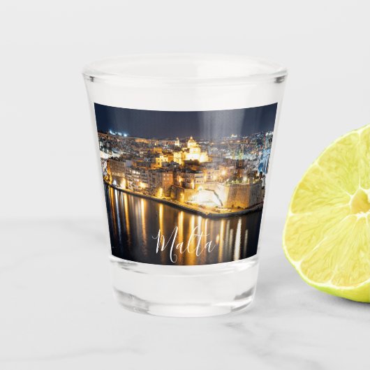 Uitzicht van drie steden op Malta 's nachts Shot Glas (Voorkant)