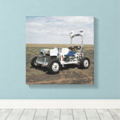 Uitzicht van een 1-G Lunar Rover Vehicle Canvas Afdruk (Insitu (Houten vloer))