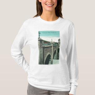 Uitzicht van een betonnen BridgeLos Gatos, CA T-shirt