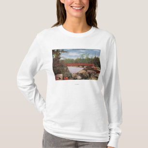 Uitzicht van een brug naar de drie zuster-eilanden t-shirt