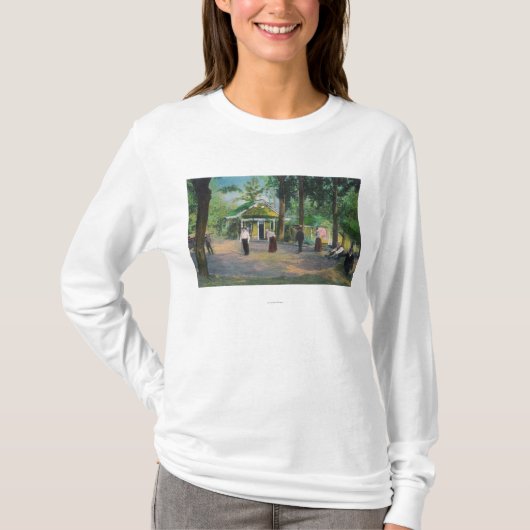 Uitzicht van een Croquet GameHarbin Springs, CA T-shirt (Voorkant)