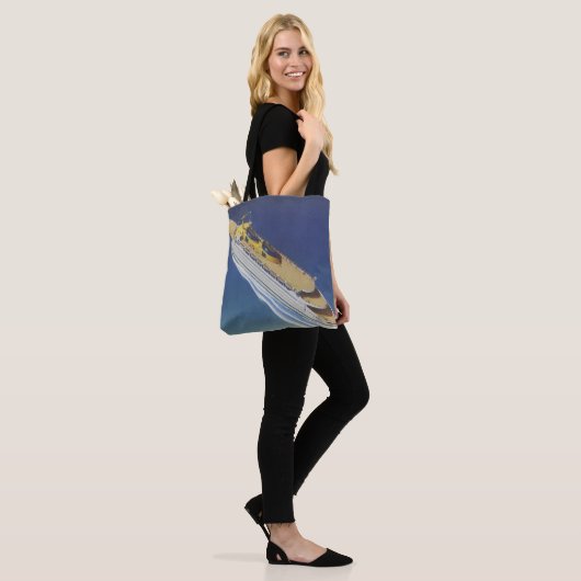 Uitzicht van een  cruiseschip in de oceaan tote bag (Op model)