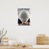Uitzicht van een jonge vrouw met een middelste sec poster (Keuken)
