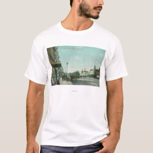 Uitzicht van een Street ScenePacific Grove, CA T-shirt