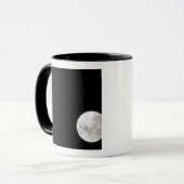 Uitzicht van een volle maan, ook shows Mars Mok (Voorkant links)