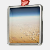 Uitzicht van een woestijn vanuit de lucht metalen ornament (Links)