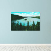 Uitzicht van Emerald Bay op Lake TahoeLake Tahoe,  Canvas Afdruk (Insitu (Houten vloer))