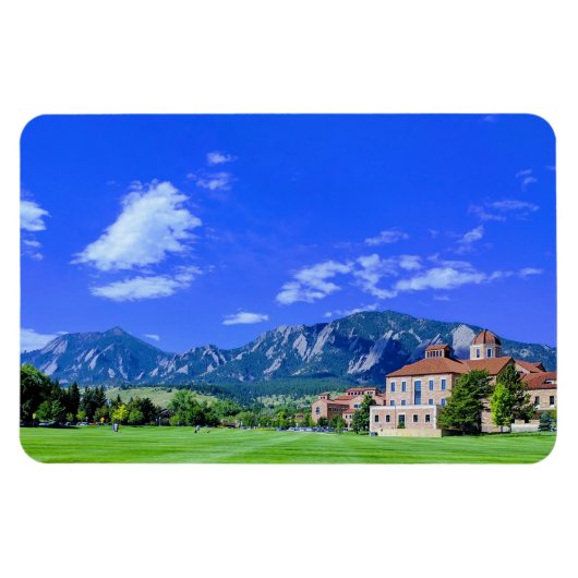 Uitzicht van Flatirons van CU Campus in Boulder, C Magneet (Horizontaal)