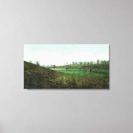 Uitzicht van Golfers Spelen bij Inverness Club Canvas Afdruk (Voorkant)