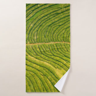 Uitzicht van groene open grond badhanddoek