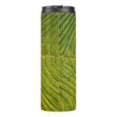 Uitzicht van groene open grond thermosbeker (Achterkant)