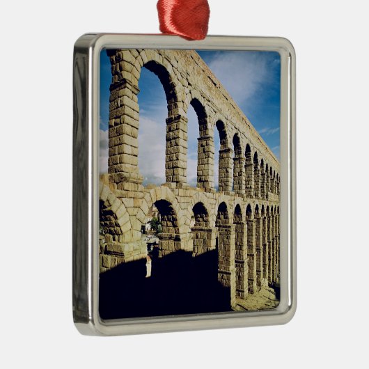 Uitzicht van het aquaduct metalen ornament (Rechts)