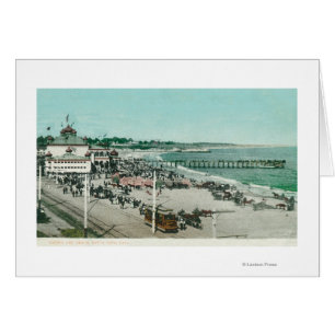 Uitzicht van het casino, het strand en de pier