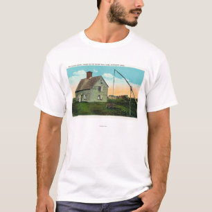 Uitzicht van het Coffin House, oudste op het eilan T-shirt