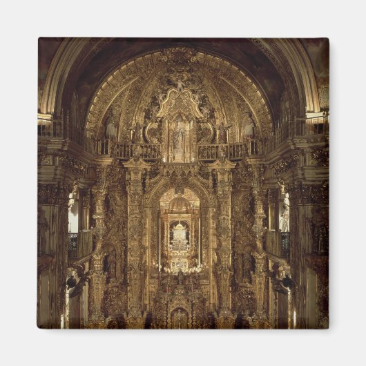 Uitzicht van het kapel en het hoge teer magneet (Voorkant)