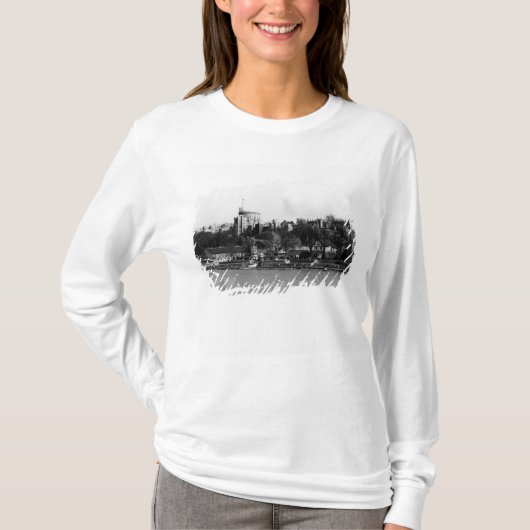 Uitzicht van het kasteel van Windsor, over de Thee T-shirt (Voorkant)