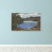 Uitzicht van het meer Beauful Shasta Canvas Afdruk (Insitu (Houten vloer))