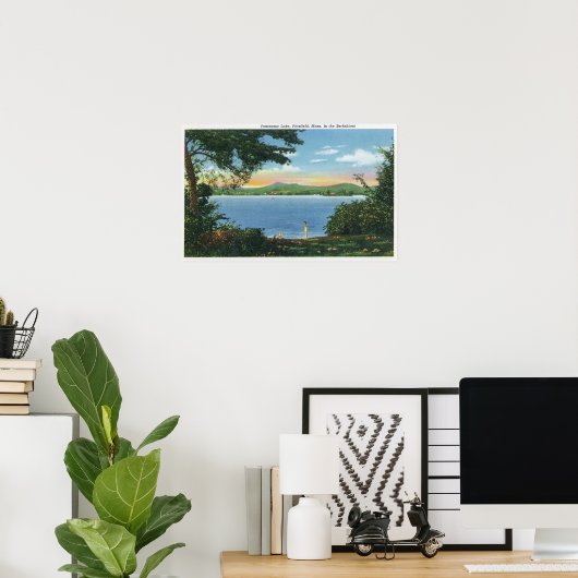 Uitzicht van het meer van Pontoosuc Poster (Thuiskantoor)