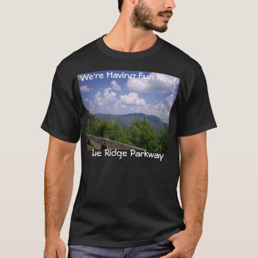 Uitzicht van het Parkway-gebergte T-shirt (Voorkant)