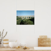 Uitzicht van het Romeinse aquaduct, gebouwd c.19 B Poster (Keuken)