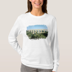 Uitzicht van het Romeinse aquaduct, gebouwd c.19 B T-shirt
