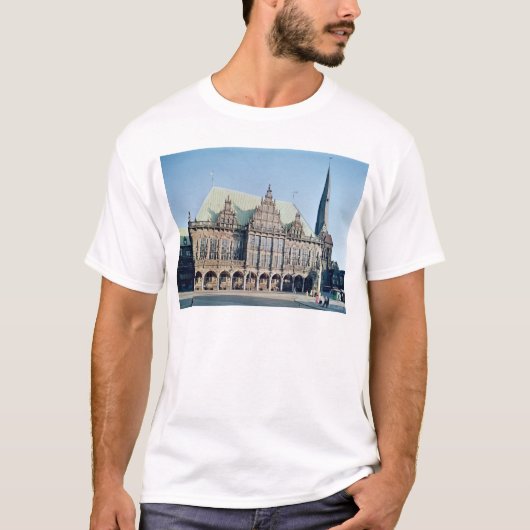 Uitzicht van het stadhuis, gebouwd 1405-09 t-shirt (Voorkant)