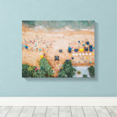 uitzicht van het strand gevuld met mensen en kraam canvas afdruk (Insitu (Houten vloer))