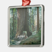 Uitzicht van het vervoer van paarden onder de Wawo Metalen Ornament (Links)