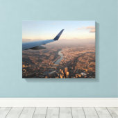 uitzicht van het waterlichaam tussen gebouwen vanu canvas afdruk (Insitu (Houten vloer))