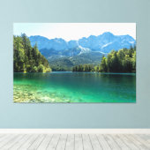 Uitzicht van het Zugspitze gebergte en het meer va Canvas Afdruk (Insitu (Houten vloer))
