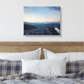 uitzicht van huizen en bergen canvas afdruk (Insitu (Slaapkamer))