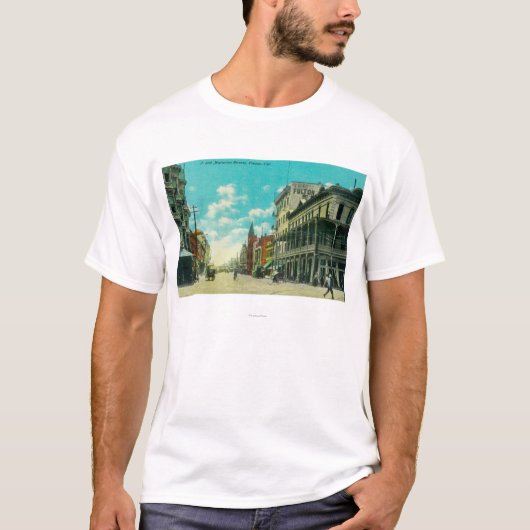 Uitzicht van J en Mariposa Street Corner Fresno, C T-shirt (Voorkant)
